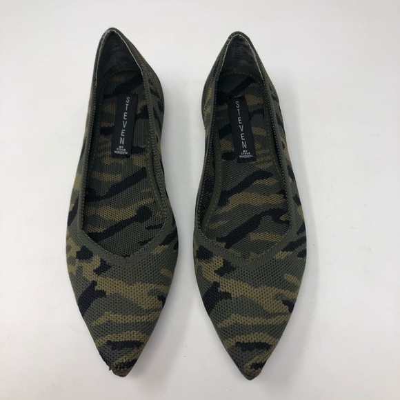 SOLD / Steve Madden Camo Flats - Picture 6 of 8